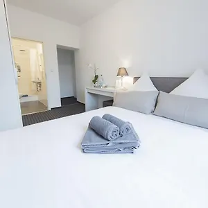 Berolina Haus Värdshus Düsseldorf