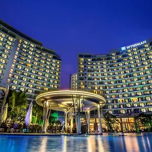 https://wyndham-sanya-bay.sanyahainanhotels.com